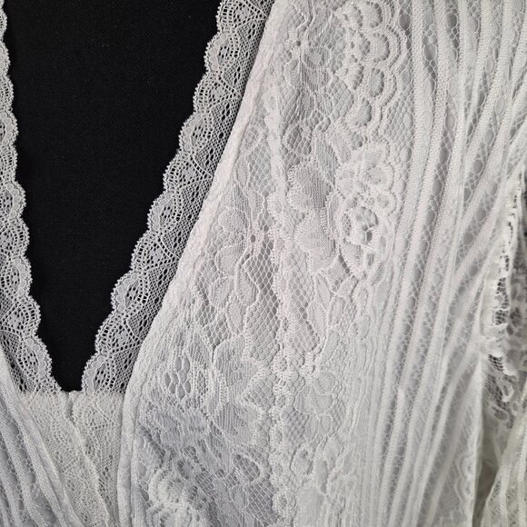 Suzanne Betro Lace Top - Picture 2 of 5